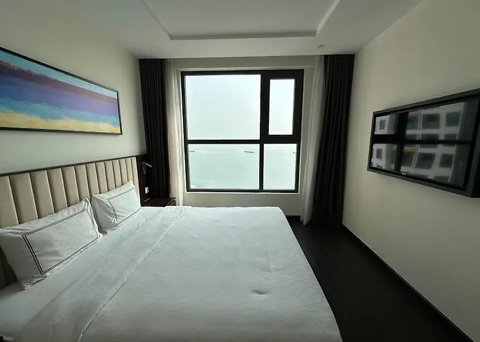 Skylux 2br The Saphire Sea View